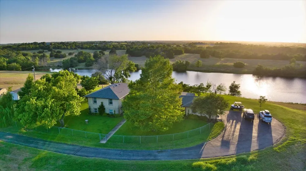 2522 S Robinson Drive Robinson, TX 76706
