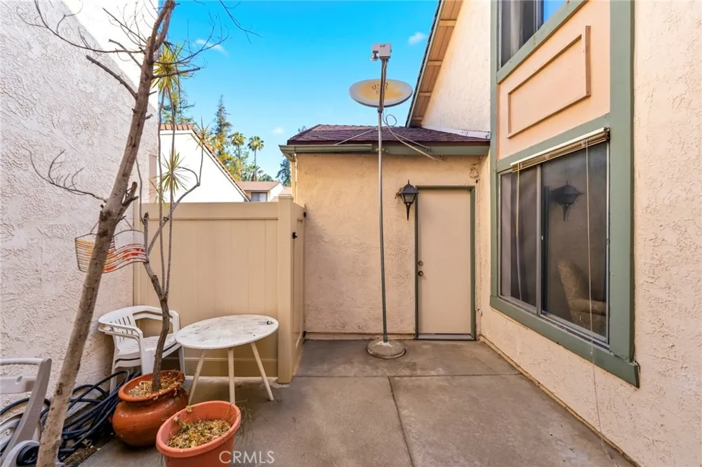 836 E Ponderosa Azusa, CA 91702