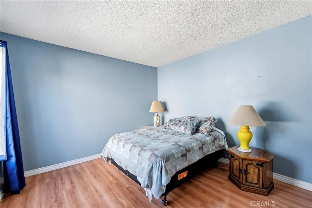 836 E Ponderosa Azusa, CA 91702