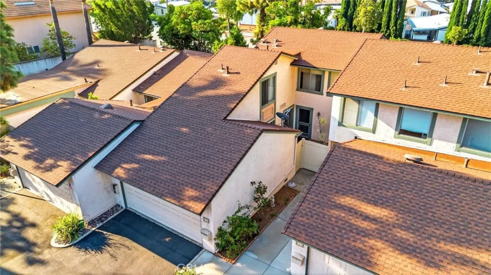 836 E Ponderosa Azusa, CA 91702