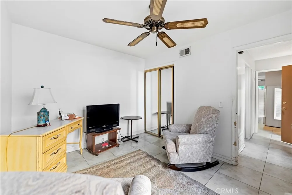 836 E Ponderosa Azusa, CA 91702