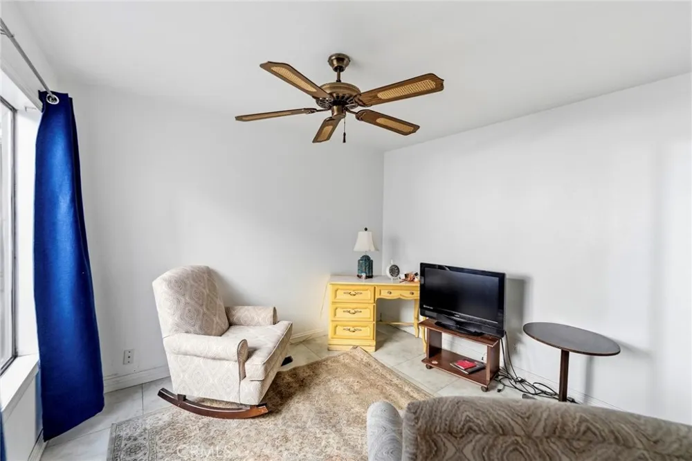 836 E Ponderosa Azusa, CA 91702