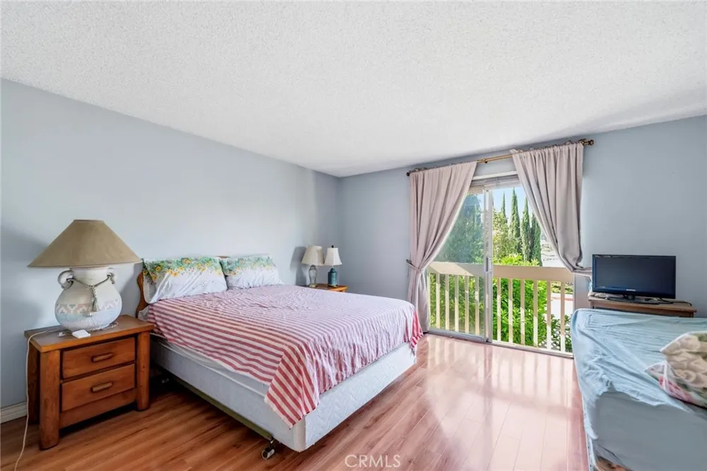 836 E Ponderosa Azusa, CA 91702