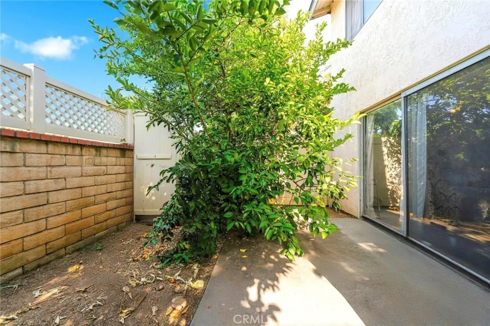 836 E Ponderosa Azusa, CA 91702