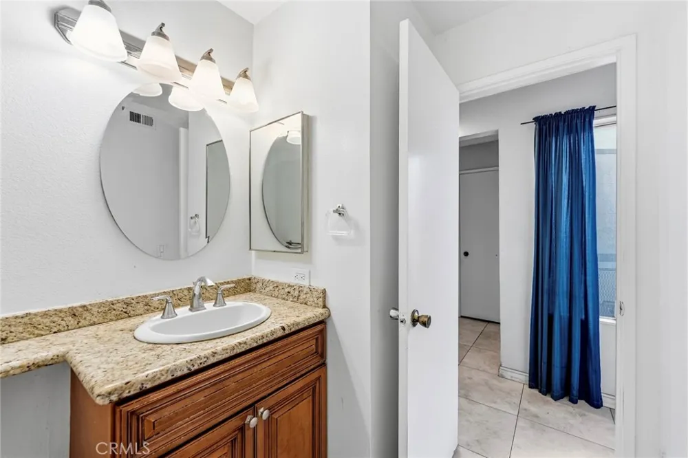 836 E Ponderosa Azusa, CA 91702