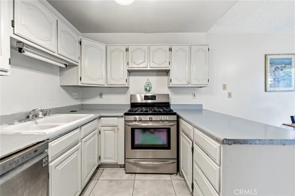 836 E Ponderosa Azusa, CA 91702