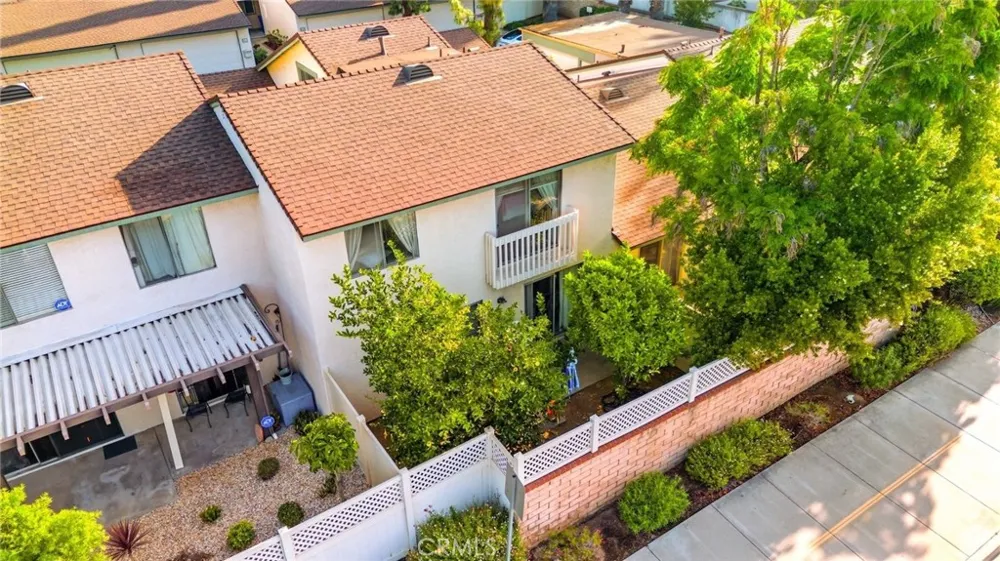 836 E Ponderosa Azusa, CA 91702