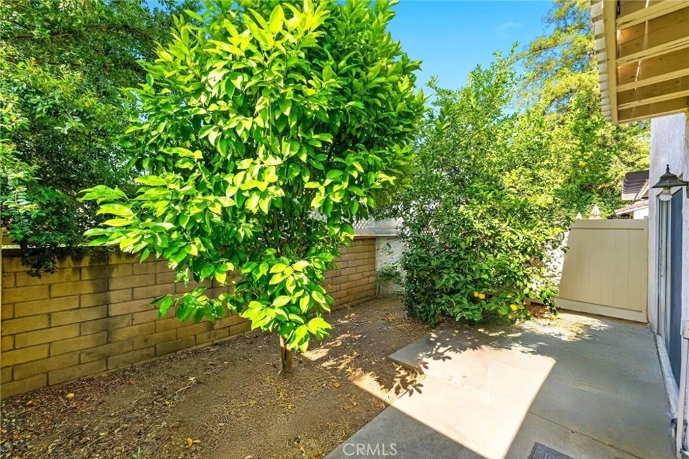 836 E Ponderosa Azusa, CA 91702