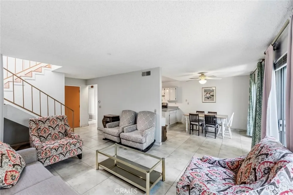 836 E Ponderosa Azusa, CA 91702