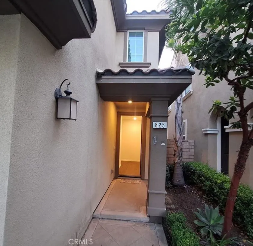 825 Parisa Place Upland, CA 91786