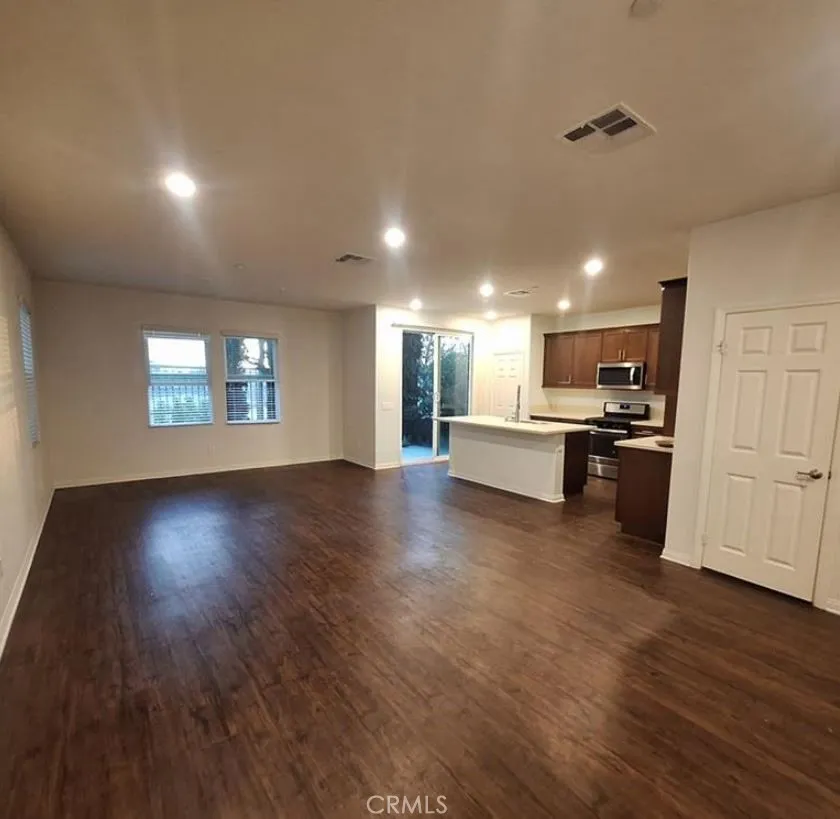 825 Parisa Place Upland, CA 91786