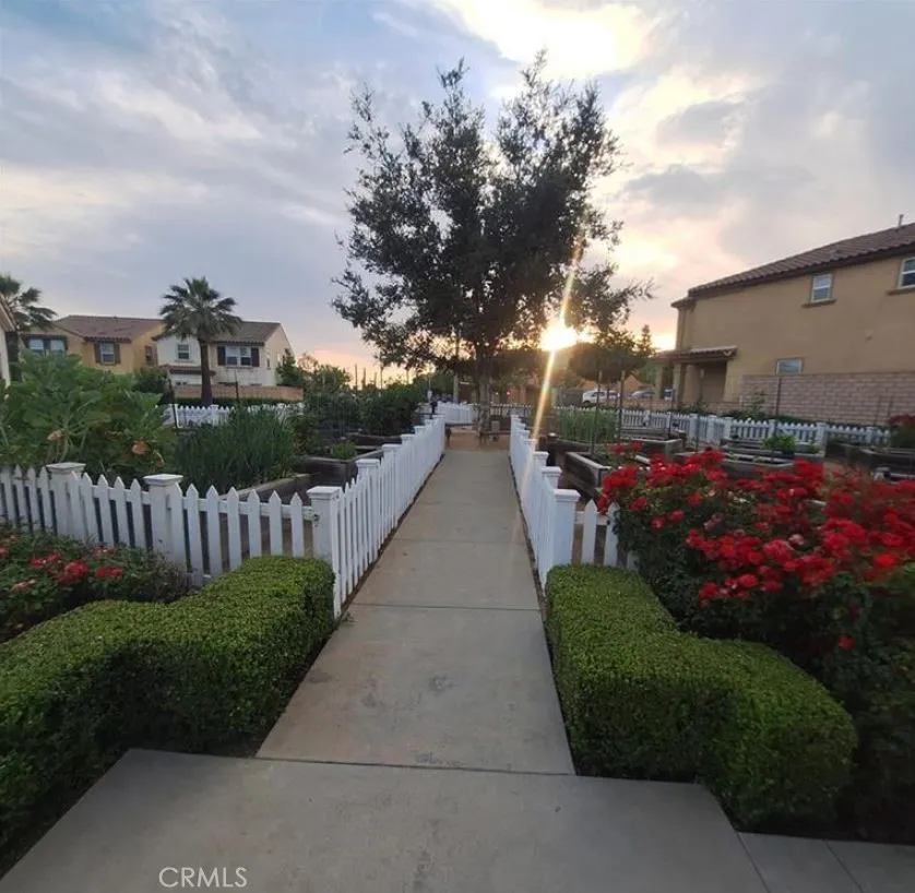 825 Parisa Place Upland, CA 91786