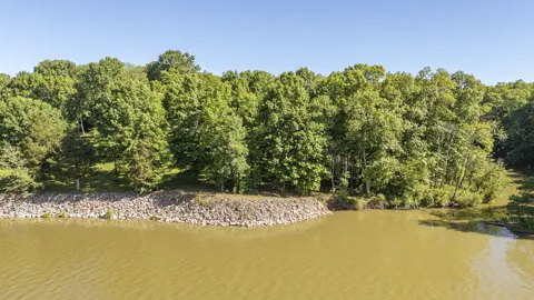 5 Island View Dr