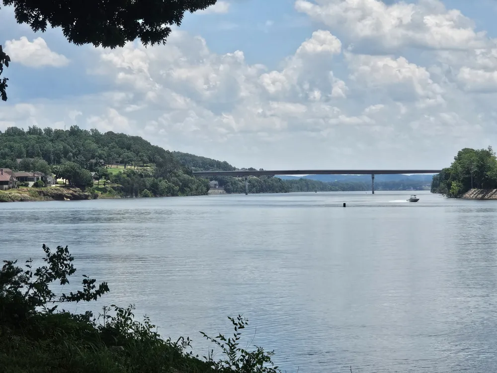 5 Island View Dr Bath Springs, TN 38311