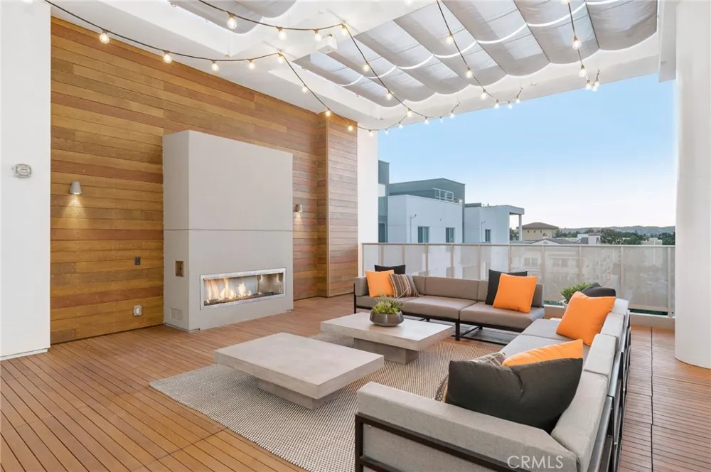 6200 Variel Avenue #528 Woodland Hills, CA 91367