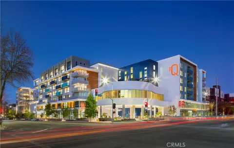 6200 Variel Avenue #528