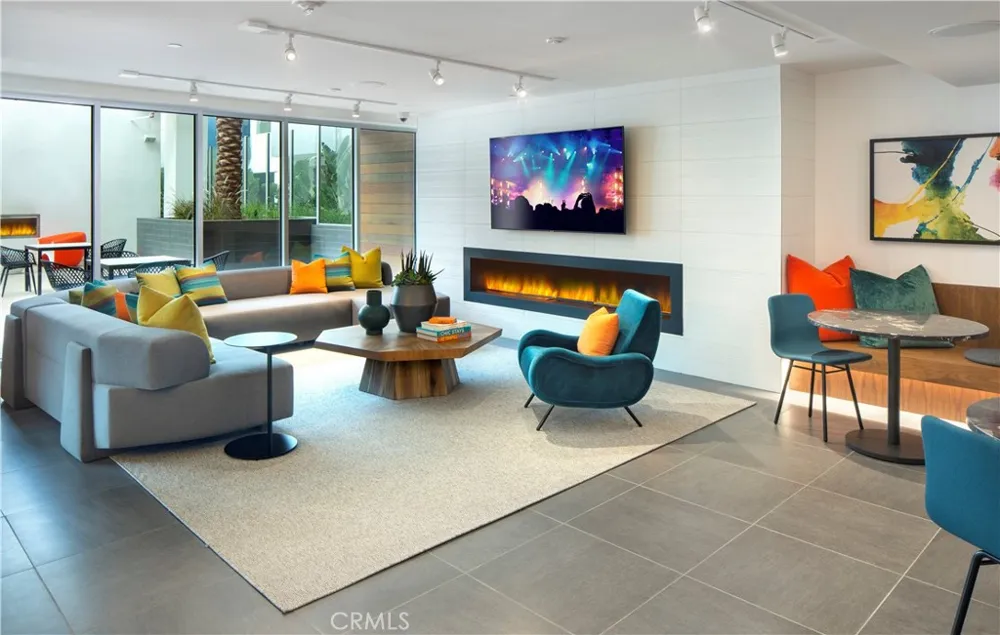 6200 Variel Avenue #343 Woodland Hills, CA 91367