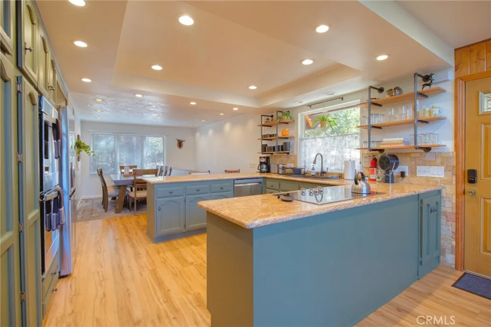 1604 Blackbird Wrightwood, CA 92397