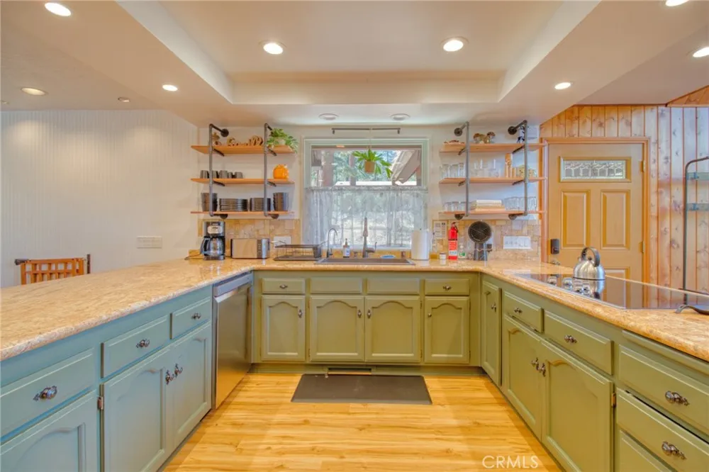 1604 Blackbird Wrightwood, CA 92397