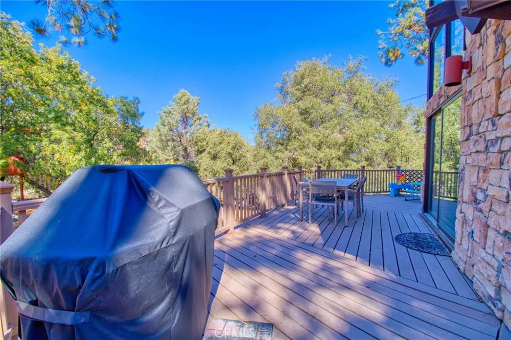 1604 Blackbird Wrightwood, CA 92397