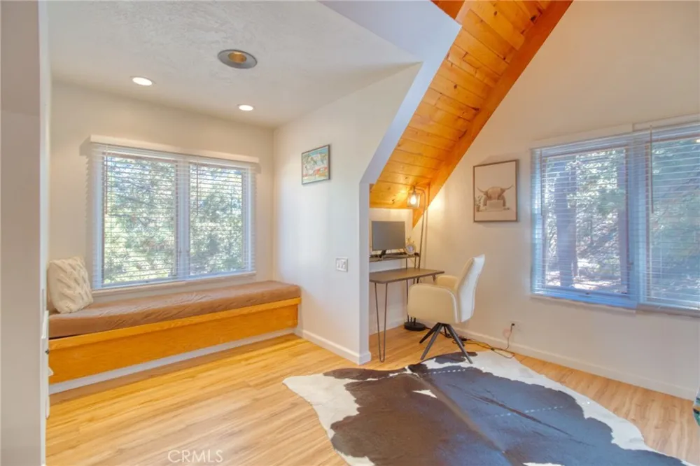 1604 Blackbird Wrightwood, CA 92397