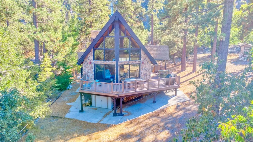 1604 Blackbird Wrightwood, CA 92397