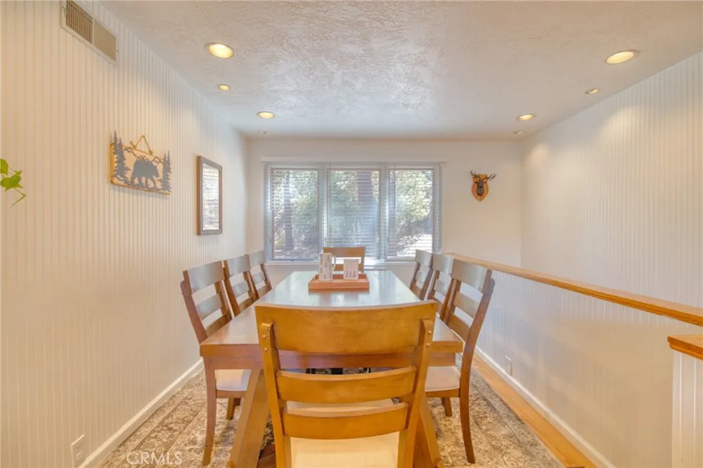 1604 Blackbird Wrightwood, CA 92397