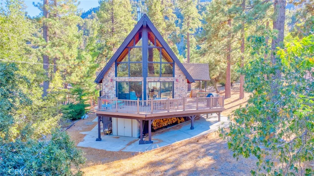 1604 Blackbird Wrightwood, CA 92397