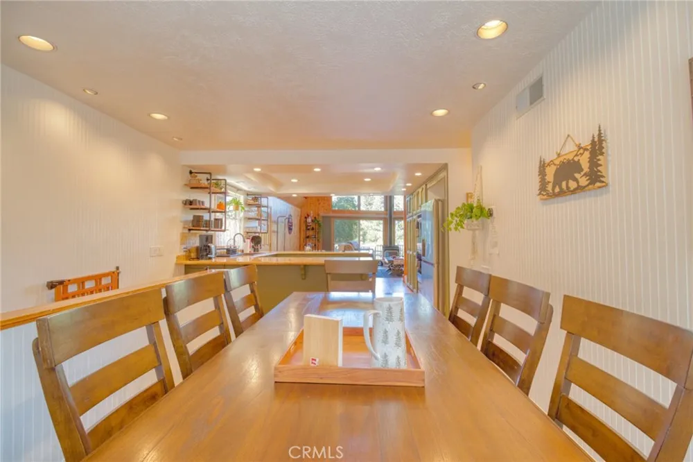 1604 Blackbird Wrightwood, CA 92397