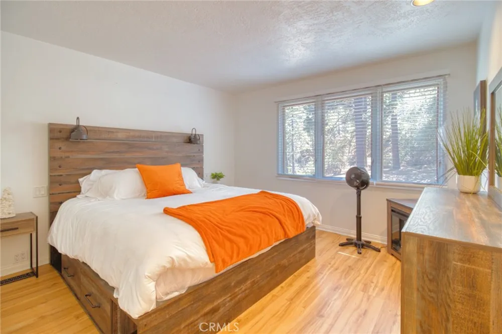 1604 Blackbird Wrightwood, CA 92397