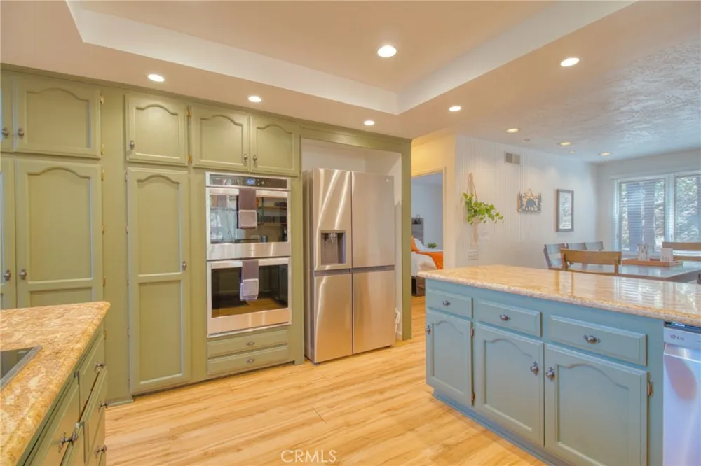 1604 Blackbird Wrightwood, CA 92397