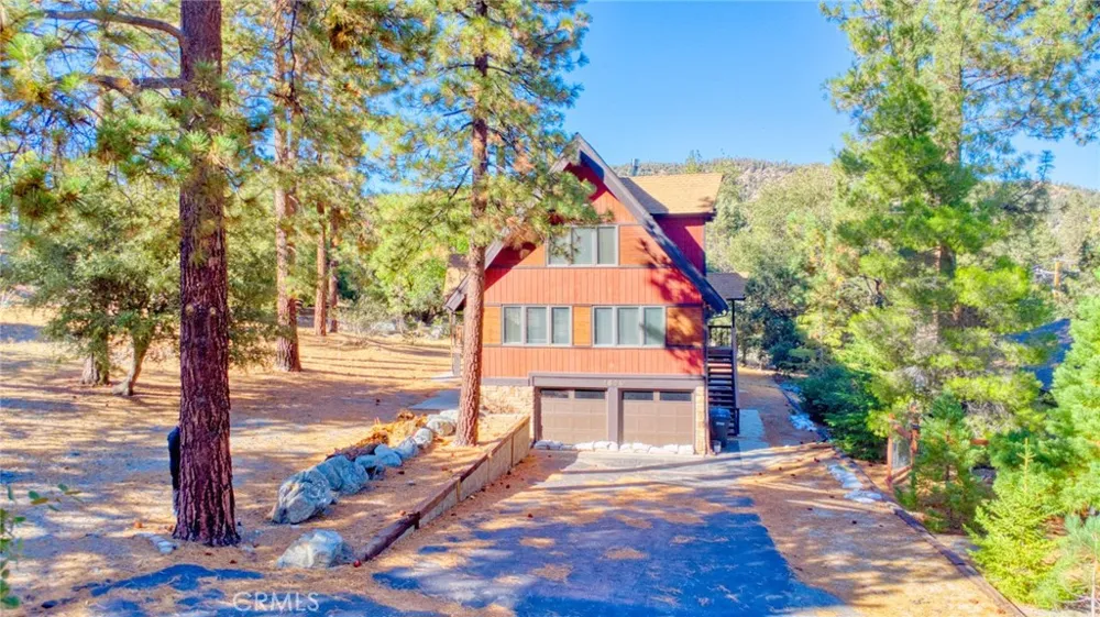 1604 Blackbird Wrightwood, CA 92397