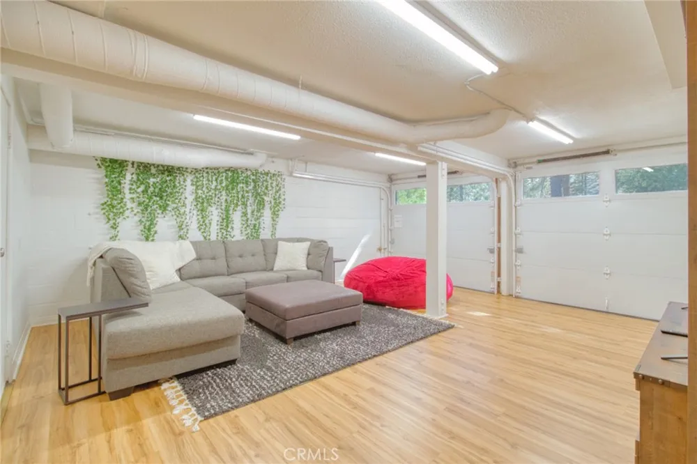 1604 Blackbird Wrightwood, CA 92397