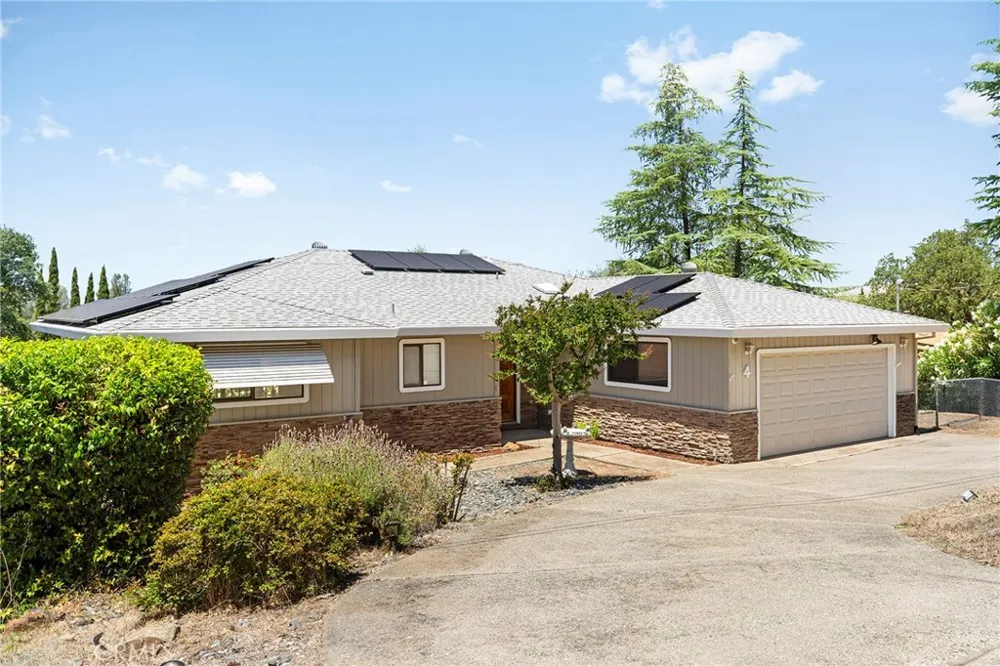 4 Oak Hill Dr Oroville, CA 95966