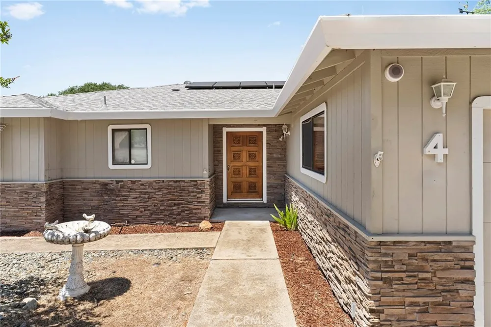 4 Oak Hill Dr Oroville, CA 95966