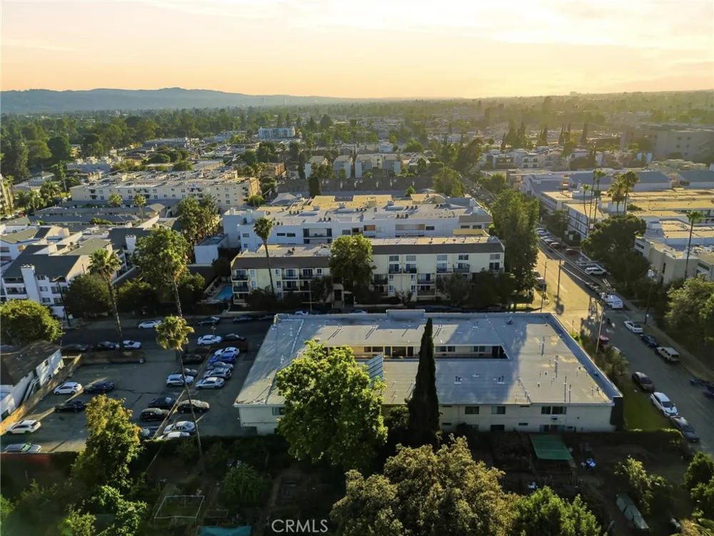 5257 Radford Avenue #212 Valley Village, CA 91607