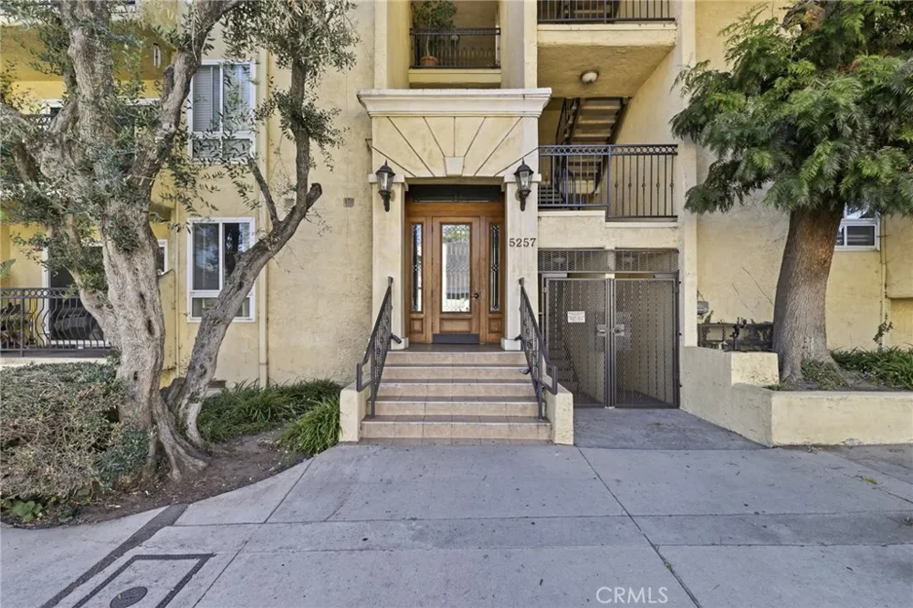 5257 Radford Avenue #212 Valley Village, CA 91607