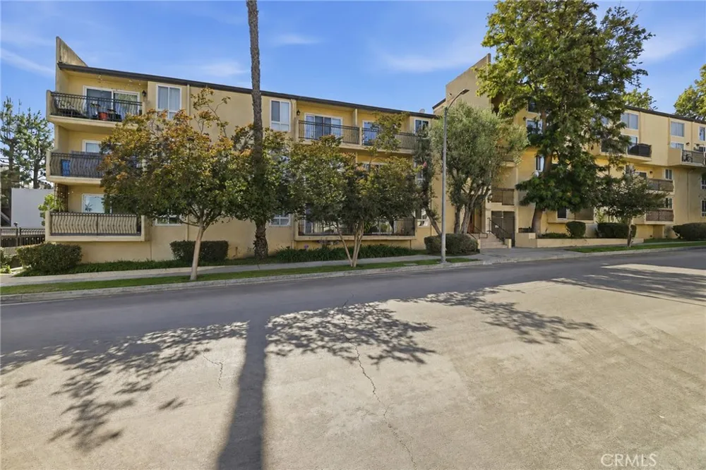 5257 Radford Avenue #212 Valley Village, CA 91607