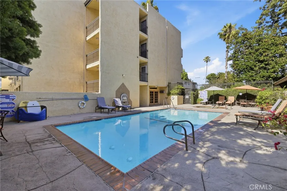 5257 Radford Avenue #212 Valley Village, CA 91607