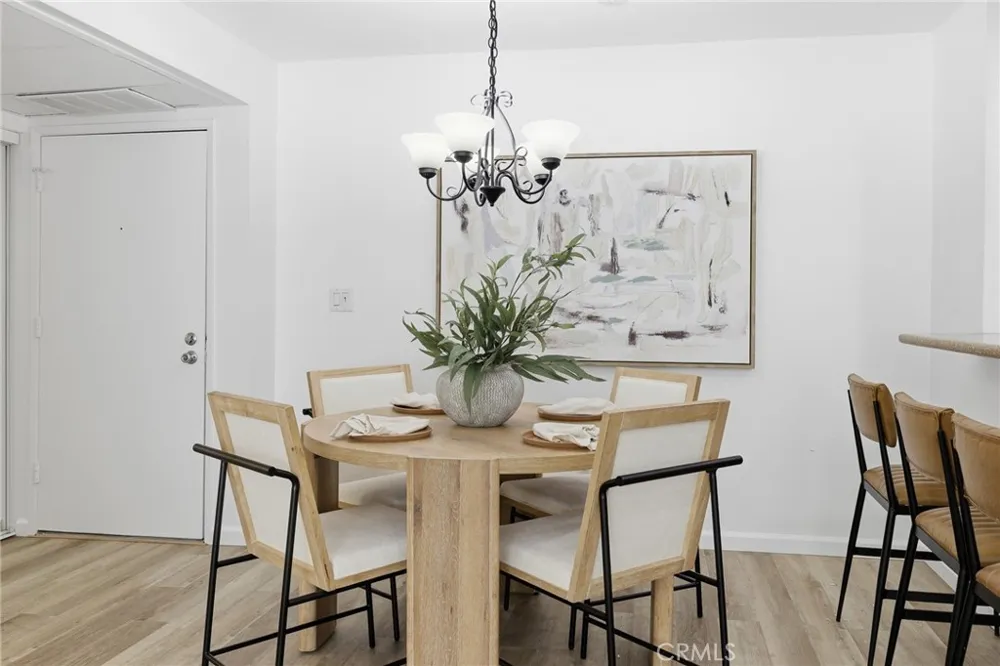5257 Radford Avenue #212 Valley Village, CA 91607