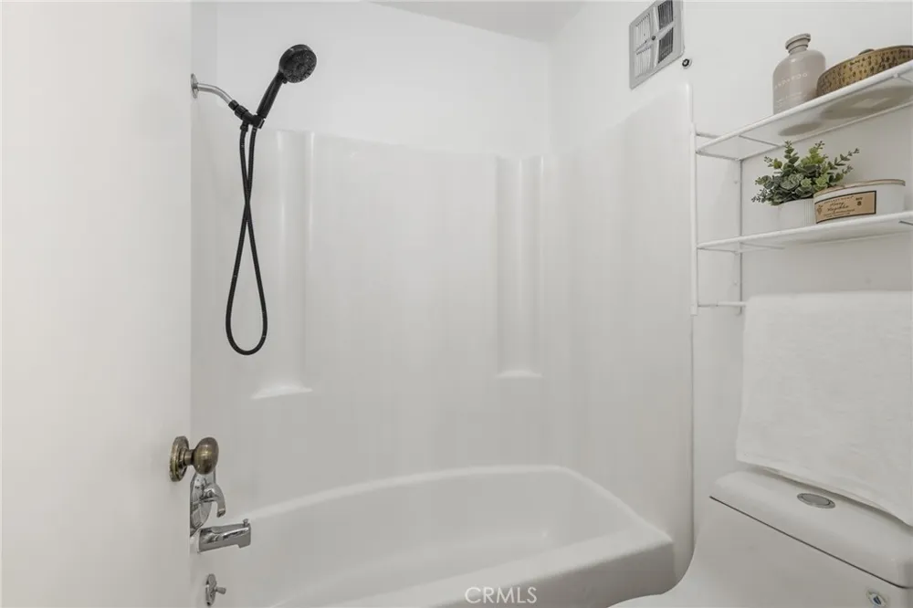 5257 Radford Avenue #212 Valley Village, CA 91607