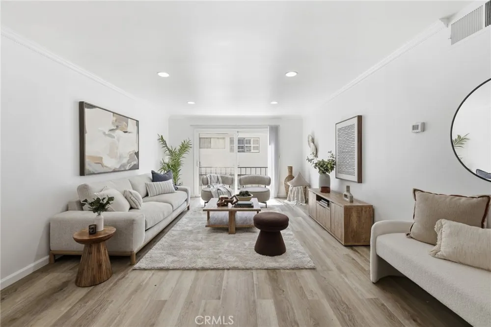 5257 Radford Avenue #212 Valley Village, CA 91607