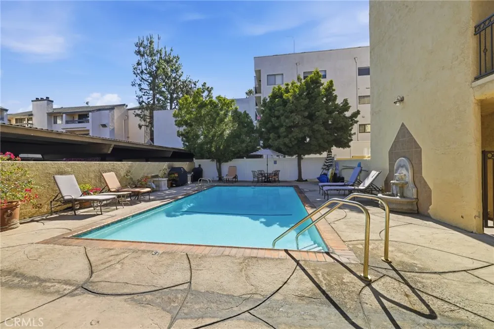 5257 Radford Avenue #212 Valley Village, CA 91607