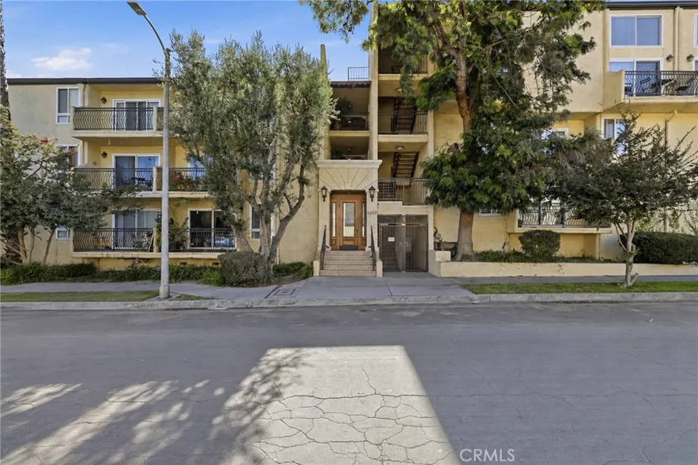 5257 Radford Avenue #212 Valley Village, CA 91607