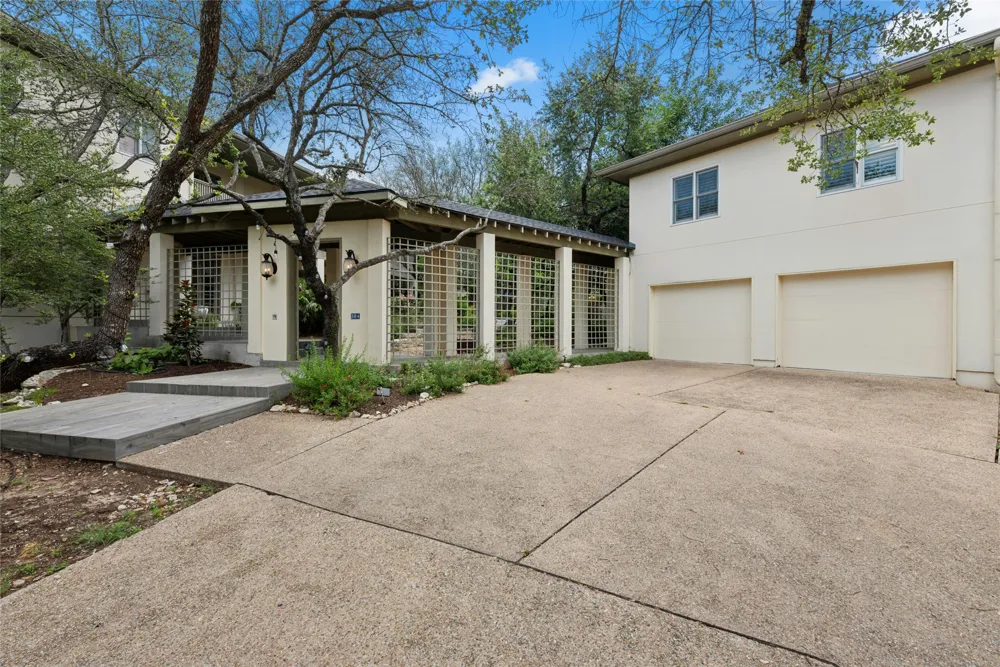 304 Nautilus Avenue Lakeway, TX 78738