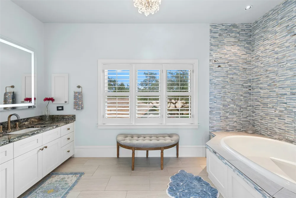 304 Nautilus Avenue Lakeway, TX 78738