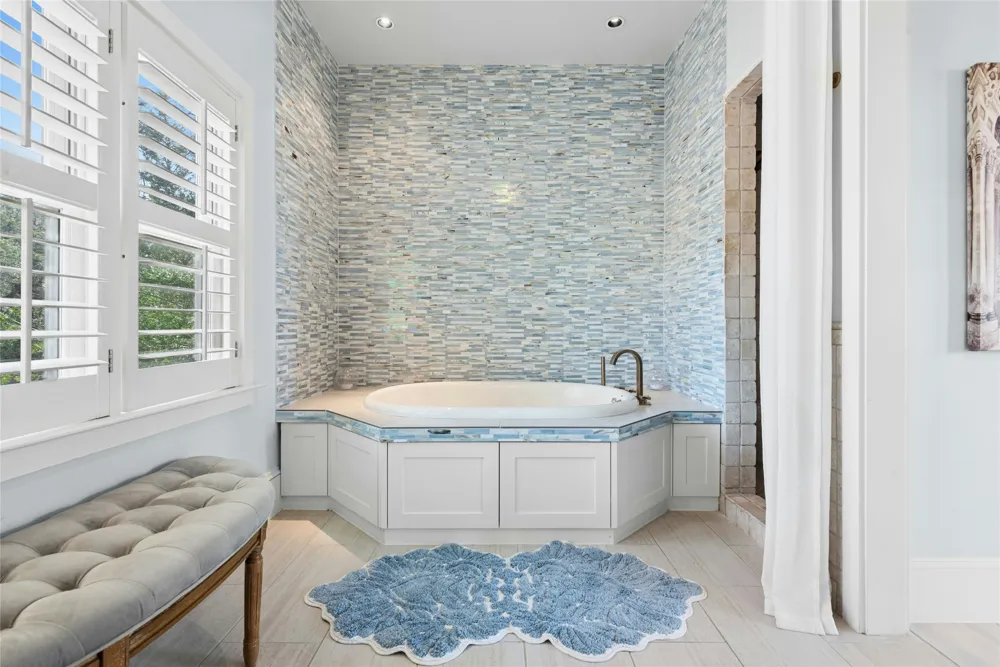 304 Nautilus Avenue Lakeway, TX 78738