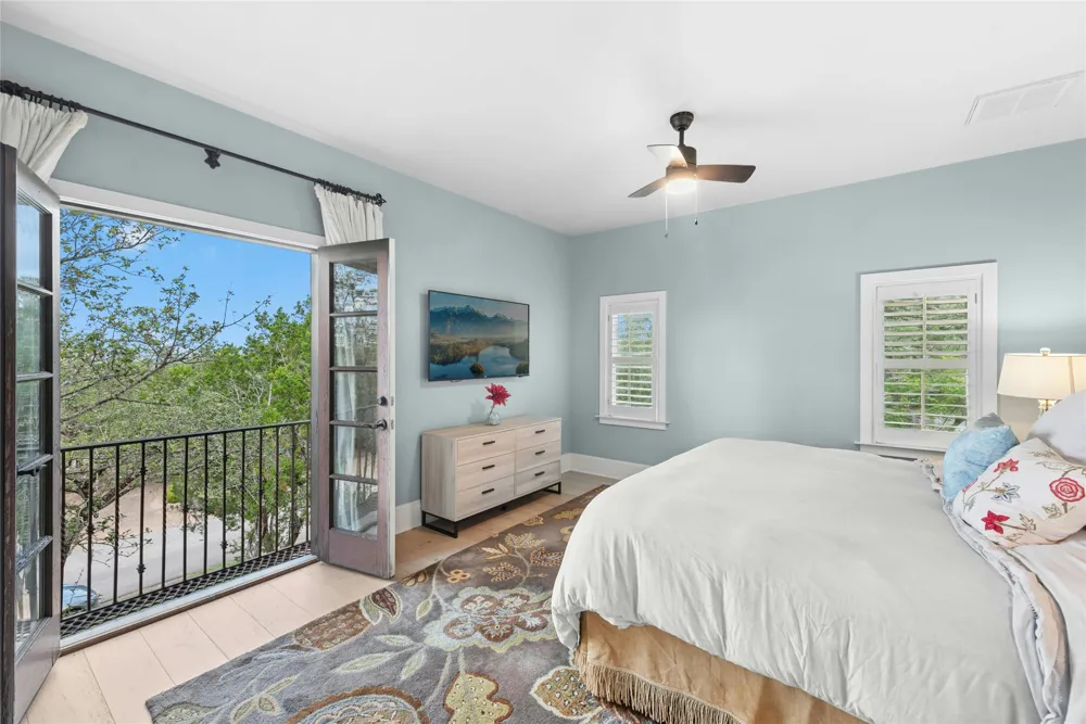 304 Nautilus Avenue Lakeway, TX 78738