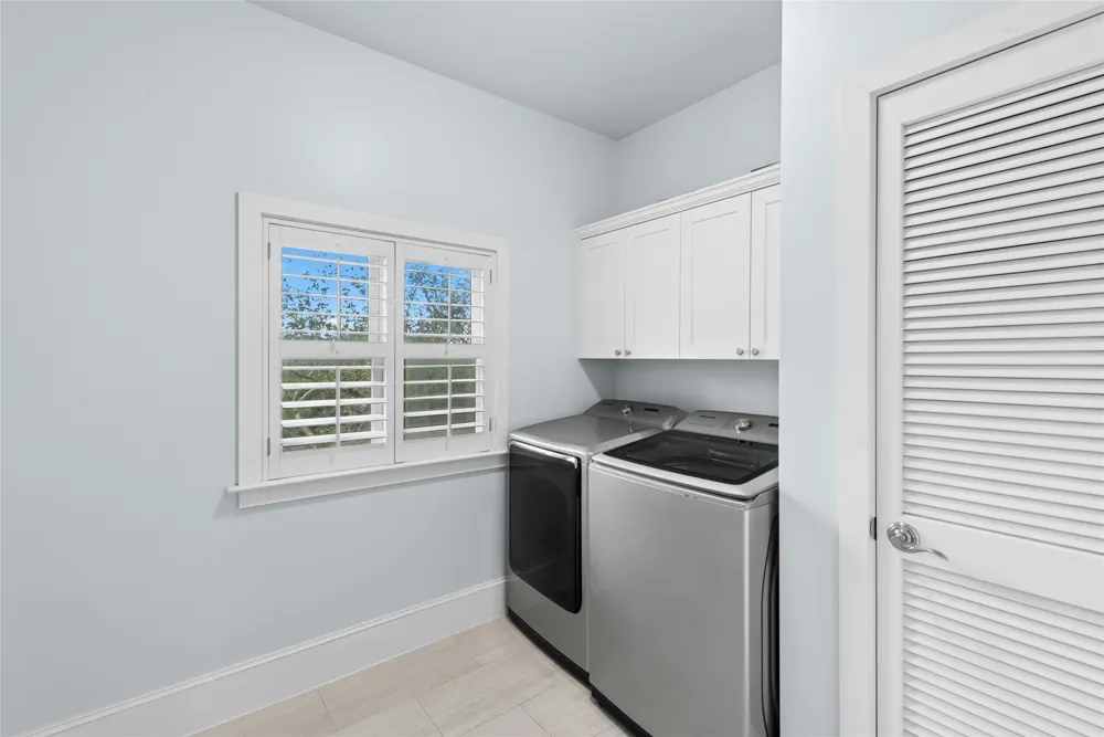 304 Nautilus Avenue Lakeway, TX 78738