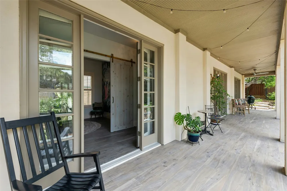 304 Nautilus Avenue Lakeway, TX 78738